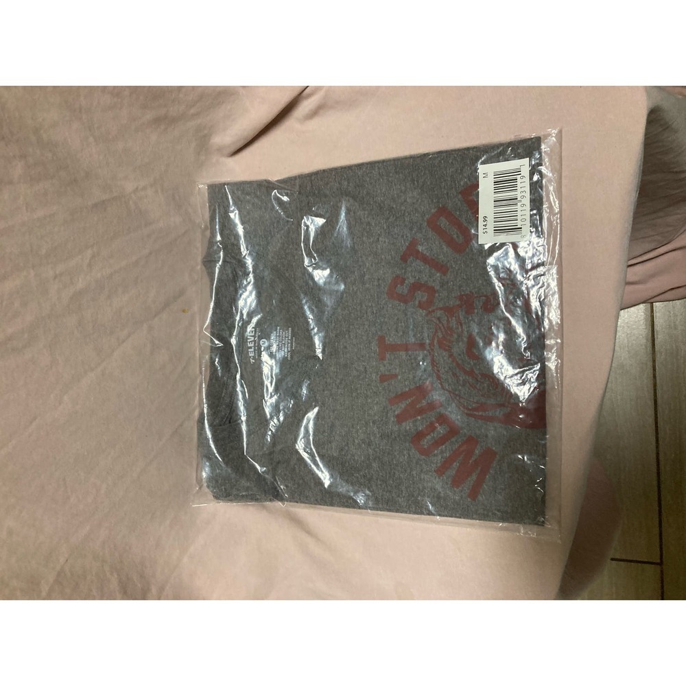 LIMITED EDITION 23 CHRISTMAS HOLIDAY DON'T STOP BELIEVING 7-ELEVEN T-SHIRT SZ  M